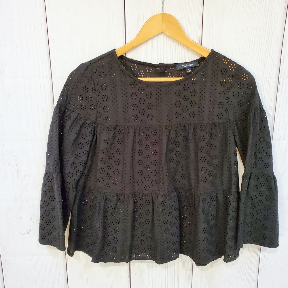 Madewell Eyelet tiered button back top - Picture 3 of 12